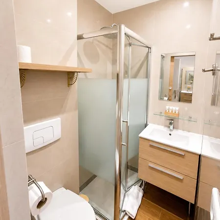 Akantha Apartahotel 3*